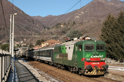 {short description of image}